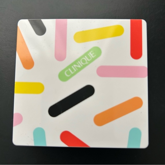 Clinique All About Shadow Duo in Grays and Blush - Picture 2 of 3